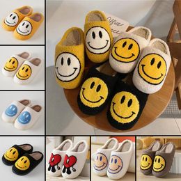 2024 Winter Vrouwen Smiley Slippers Pluizige Nepbont Glimlach Gezicht Huishoudelijke Zachte Schoenen voor Indoor Vrouwelijke Outdoor schoenen hot koop