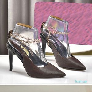 2024 Femme Designer Sandals Chaussures habillées de luxe Sandale Chaîne de bureau de bureau