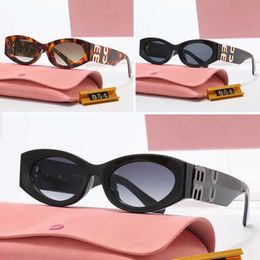 2024 Femmes Designer pour homme rétro œil de chat lunettes de soleil ovales voyage fête mode correspondant luxe designer lunettes miroir noir classique lunettes de soleil rondes lentille en verre