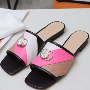 2024 Femmes Designer Top Quality Slipper Sexy Flat Sandals Square Ladies Wedding High Heels Luxury Robe Chaussures Nouvelles