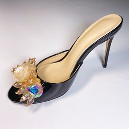 2024 Dames dames echte echte lederen hoge hakken zomer sandalen bead 3D bloem flip-flops slipper slip-on trouwjurk gladiator sexy schoenen diamant maat 34-43