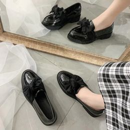 2024 Vrouwen Loafers Bowtie Slip Op Schoenen Vrouwelijke Boot Zwart Oxford Schoeisel Casual Lakleer Herfst Lolita Zapatos Mujer 240202