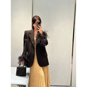 2024 Vêtements pour femmes de haute qualité Black Feather Blazer printemps été nouveau 424