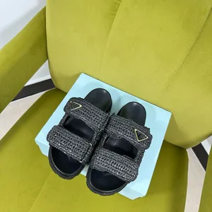 2024 Mujeres Sandale Candal Papá zapatos Sandalias tejidas a mano puros zapatos de diseñador acolchados plataforma de plataforma de tacón bajo correa de sandalia de sándalo ond240403