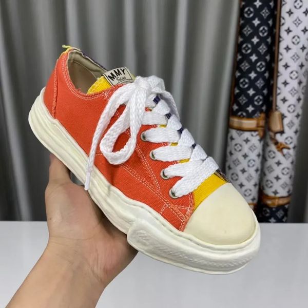 2024 Zapatos de mujer Zapatos Hank Low Top Pisos Zapatillas de deporte Unisex Lienzo Entrenador con cordones Recorte en forma de dedo del pie para mujer Diseñadores de lujo Zapato Tapa de goma Fábrica Diseñador Zapatos casuales