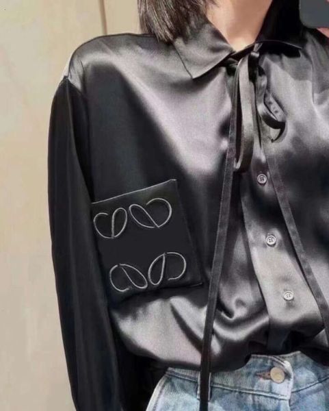 2024 Femmes Soie Blouses Hommes Designer T-shirts avec lettres broderie mode manches longues T-shirts Casual Tops Vêtements Robe blanche noire 82