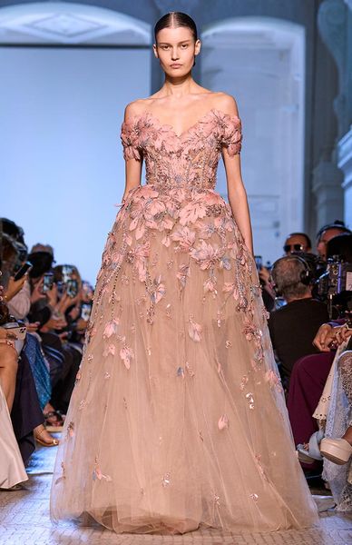 2024 Traje de mujer Elie Saab Vestido de fiesta rosa Pluma Manga corta Abic Aso Ebi Paris Semana de la moda Vestido de noche Moda de pasarela