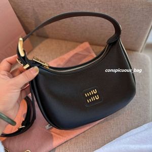 2024 Damestas Designer Hobo Crossbody Handtas Hoge kwaliteit Draagbare Krant Mode Touw Mumu 2 kleuren Kan dragen Trek schouder en rug