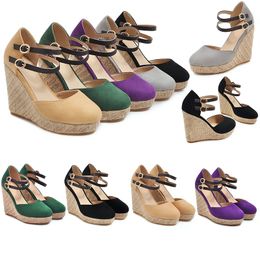 2024 Sandaux de créateurs de femmes talons de mode bleu beige gris bancs d'été de mode talon talons dames extérieures baskets