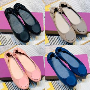 2024 Dames Sandalen Designer Slippers Travel Ballet Flat Nappa Lederen Loafers Perfect Zwart Grijs Pink Goud Green Green Deep Blue Men Schoenen Dames Trainers Man Sneakers