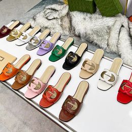 2024 para mujer zapatilla de verano G diapositivas zapatillas para mujer diseñador de marca sandalias tacón plano moda versátil cuero casual comodidad chanclas