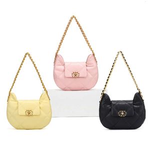 2024 Xiaoxiangfeng printemps / été Nouvelle texture de haute qualité chaîne de motif diamant sous-armure simple épaule crossbody bobs pour femmes 80% d'usine en gros de l'usine