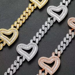 2024 años Iced Out Diamond Jewelry Collar de circonio cúbico Bling Pretty Women Baguette Pink Heart Charm Prong Collar de cadena de eslabones cubanos