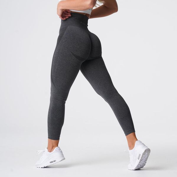 2024 Traje de yoga NVG Moteado Sin costuras Lycra Spandex Leggings Mujeres Suave Entrenamiento Medias Fiess Trajes Pantalones de cintura alta Ropa de gimnasio