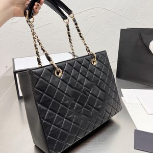 202422SS Sacs de TPS de luxe Top Caviar Caviar Casfskin classiques Plaid Metal Metal Chain Bager Sac de créateur Dames Outdoor Shopping Shopping Retro Underarm