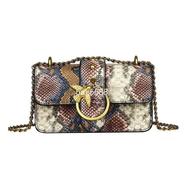 20245a Sac à bandoulière de courtepointe de créateur Puff Crossbody Love One Handbag Mini Sinply Flybird Swallow Chain Strap en cuir Femme Pinkoo