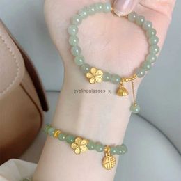 2024 Luz de nicho de lujo de Luz de Lujo de Luxurio de color hojas de durazno de durazno Beads Jade Bracelet Beads China-Chic Ins Hand String Tide