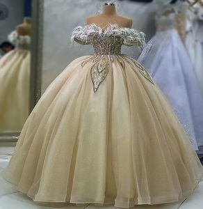 2024APRIL Aso Ebi Champagne kralen Quinceanera -jurken Feather Crystals Ball jurk prom avondfeestje Pageant Verjaardagsjurken Jurk