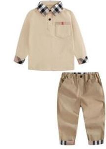 2024 kinderkleding set bruine shirts en broeken katoen materiaal designer babyjongen mode kleding groothandel peuter jongens kleding sets