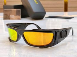 2024 gafas clásicas Gafas de sol diseñador para mujeres Tendencia de fotografía de viajes sombreado de playa Protección de gafas polarizadas Caja de regalo