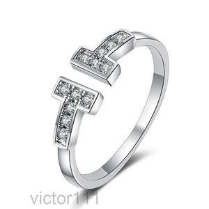 2024Designer Bijoux 925 Bague de créateur en argent sterling pour femmes hommes bijoux de luxe de haute qualité tendance de la mode couple anniversaire cadeau style bague amour R LN3H