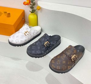 2024Designer Slipper Sandales plates confortables Calfskin Mules Clogs Letter Denim Printing Comfort Casual Ely Purse Purse Vuttonly Crossbody566