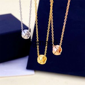 2024 diamanten ketting liefde kettingen luxe sieraden voor vrouwen mannen 18 K opkomst goud zilver Parfum Ananas ketting mode-sieraden bruiloft cadeau dhgate