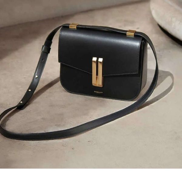 2024 Enevening Sacs Sac démellier British Vancouver Tofu Bag Designer Womens Classic Leather Square One épaule Crossbody Montréal Small Handbag Messenger5