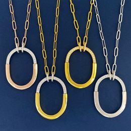 2024Fashion T-lettre en forme de U anneau de verrouillage boucle elliptique demi-diamant collier pendentif brillant bracelet boucle d'oreille Designer bijoux noir T028102