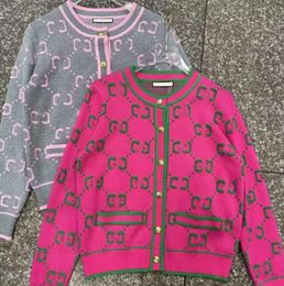 2024G Nuevas mujeres de lujo de manga larga color rosa suéteres de punto diseñador primavera otoño carta cardigans jumper color de moda suéter chaqueta para mujer