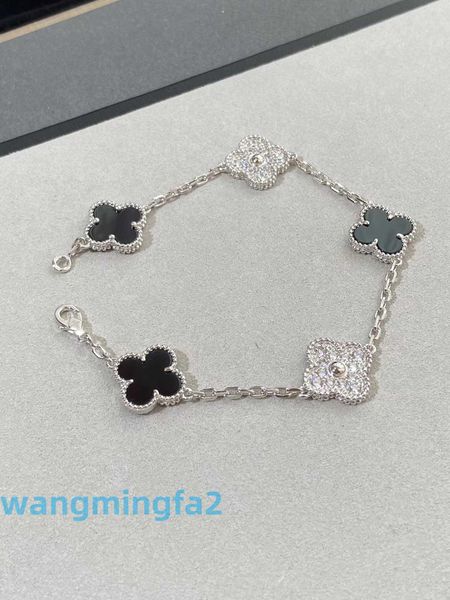 2024jewelry Diseñador Vans Pulsera de trébol de cuatro hojas Ágata negra Panda Hierba de cuatro hojas Pulsera de cinco flores Mujer v Chapado en oro de 18 quilates Diamante CNC