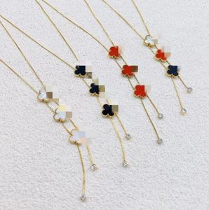 2024Nieuwe Designer Hanger Kettingen voor Vrouwen 4/Klavertje Vier Medaillon Ketting Zeer Kwaliteit Choker Kettingen Designer Sieraden 18K Vergulde Gouden Meisjes Gift2024