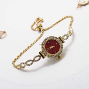 2024NEW Fashion Diamond Round Womens montre avec un bracelet gratuit Bracelet Lumière Luxury Jewelry Accessoires Polvyle Womens montre