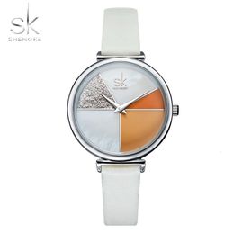 2024New Vente chaude dames Wristwatch Casual Simple Pattern Design Quartz Watchs Femmes poignet