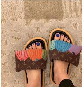 Chaussures d'été pour femmes, pantoufles d'été, 21 couleurs, tailles 35 à 40, qualité guangdong, nouvelle collection 2024
