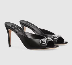 2024S Desginer Lady Sandales à talons mi-hauts Horsebit Kitten Heels Slide Sandale Crystal-embelled Satin Mules Talons En Cuir Talons Hauts Bout Ouvert Blanc Noir Cuirs