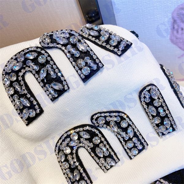 2024S Lettre en diamant débardeur Fashion Womens T-shirt Summer Ladies Knit Vests Tops deux couleurs