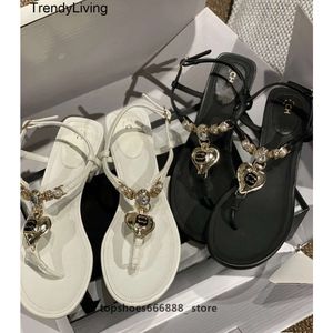 2024S Nouvelle marque de mode de luxe Brands pour femmes pantoufles de mode d'été Plateforme de mode Sandales Tory Designer Flip Flop