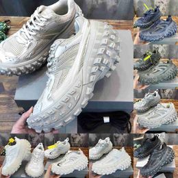 2024Sneakers Designer Defender Schoenen Zomer 22 Dames Heren Bandschoenen Rubber Dad Chunky Sneaker Casual Mode Mesh en Nylon Schoenmaat Extreme Bandenprofiel Zool 35-45