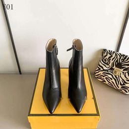 2024SS Australia Stivali Martin Stivali Stivali con tacco alto Scarpe da donna Tacchi sferici di lusso Stilista Stivali invernali a punta in pelle nera