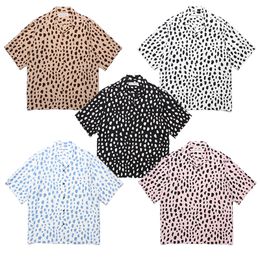Camisa de leopardo 2024SS Mujer mujer Streetwear Black White Café Blue Rosa Top Camisas de calidad