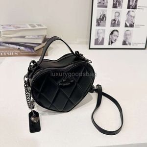 2024SS Luxury Femmes Sacs d'épalage Fashion Fashion Fashion Hands Sac Love Womens Classic Brand Bag Totes Hobo Crossbody Body Balle Ballet Vagrant Sac Capacité Top Quality