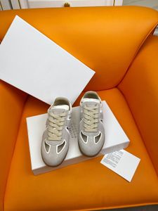 2024SS Nouvelles chaussures décontractées petites chaussures blanches baskets de formation chaussures décontractées mode hommes et femmes avec le même modèle