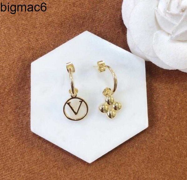 2024Stud Brand Classic Designer petite lettre Stud Boucle d'oreille 18 carats V Fishion Studs Boucles d'oreilles pour femmes hommes mariage en acier inoxydable fête bijoux amour cadeau avec boîte