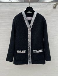 Collar de 2024V a principios de la primavera nueva chaqueta de tweed bordado con cuentas