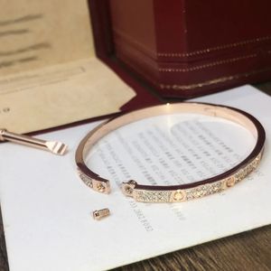 2024Womens Bracelet Gold koppel Bangle dubbele rij diamant luxe sieraden Breedte 5 mm verborgen inlegproces Hoge fade resistante armbanden ontwerper voor vrouwen Bijoux Q9