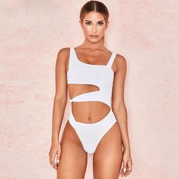 2024Womens Sexy Designers Bikini White One Piece Swimsuit Cut Out Out Swimwear Pushing Up Bathing Suits Beach Wear Swimming Pak voor vrouwen