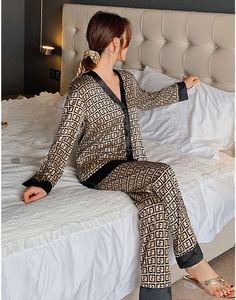 2024womens Vaiilles de sommeil Pamas Sets Faux Satin Silk Pyjama Spring Summer Pijama Ladies Longsleeve Shirt Pantal