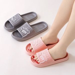 2025 Pink Fashion Sandals Dames Beach Sandalen Glijbanen Nieuwe kleur Flip Flops Hoge kwaliteit Slippers Andere