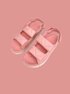 2025 Roze sandalen voor dames lederen witte sandalen sneaker laars zwarte schoenen sneakers voor vrouwen